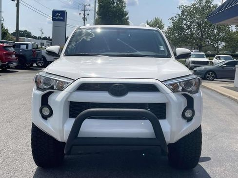 Used 2018 Toyota 4Runner SR5 Premium AWD/4WD image 2