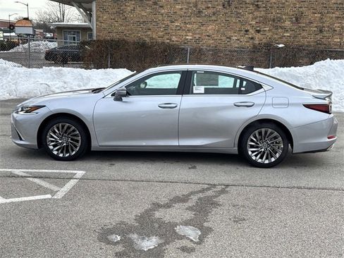 New 2025 Lexus ES 350 Ultra Luxury image 8