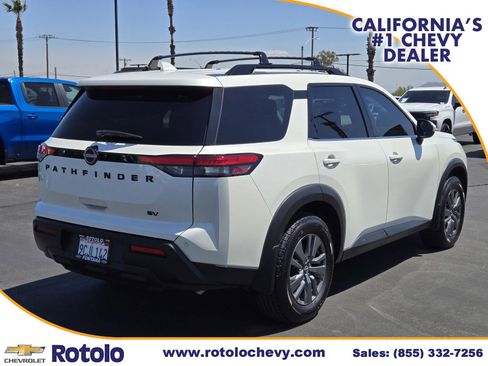 Used 2022 Nissan Pathfinder SV w/ SV Black Package FWD image 7