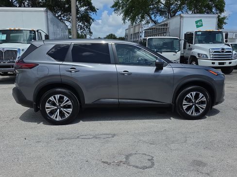 Used 2023 Nissan Rogue SV image 8