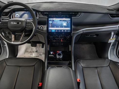 New 2025 Jeep Grand Cherokee L Limited w/ Luxury Tech Group II image 20