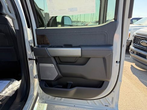 New 2026 Ford F350 4x4 Crew Cab DRW Super Duty image 23