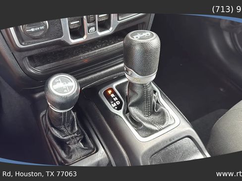 Used 2018 Jeep Wrangler Unlimited Sport S AWD/4WD image 45