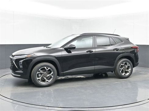 New 2026 Chevrolet Trax LT w/ Driver Confidence Package image 11