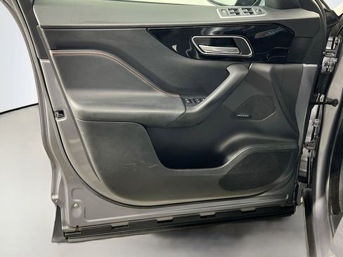 Used 2020 Jaguar F-PACE Prestige image 17