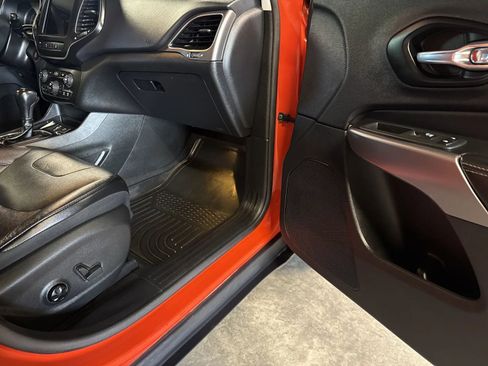 Used 2021 Jeep Cherokee Latitude Lux w/ Comfort/Convenience Group image 46