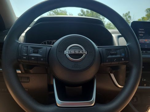 Certified 2024 Nissan Rogue SV FWD image 26