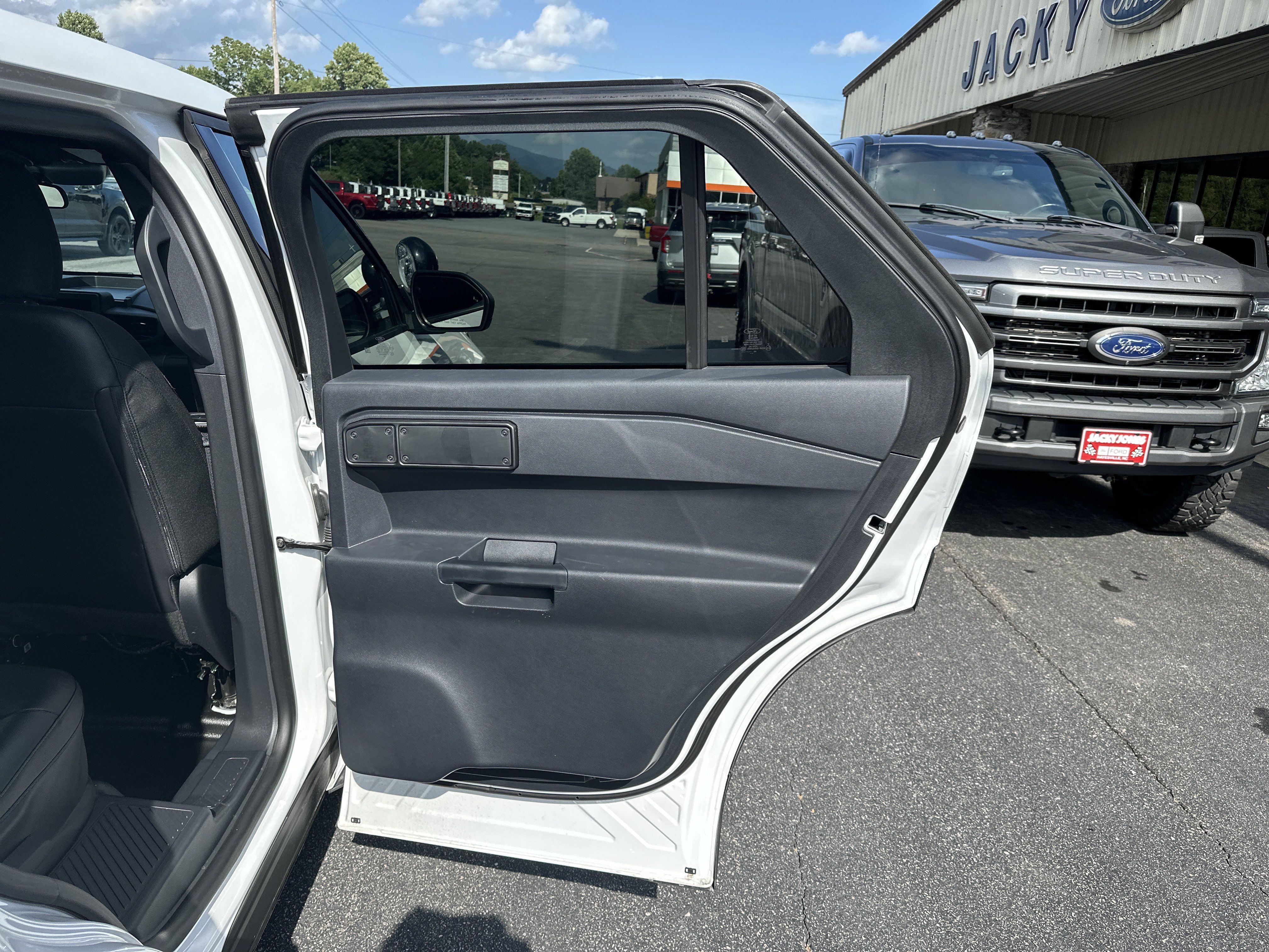 Used 2026 Ford Explorer 4WD Police Interceptor w/ Ready For The Road Package image 16