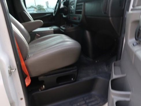 Used 2015 Chevrolet Express 2500 image 11