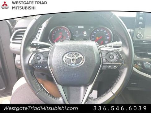 Used 2021 Toyota Camry XSE FWD image 10