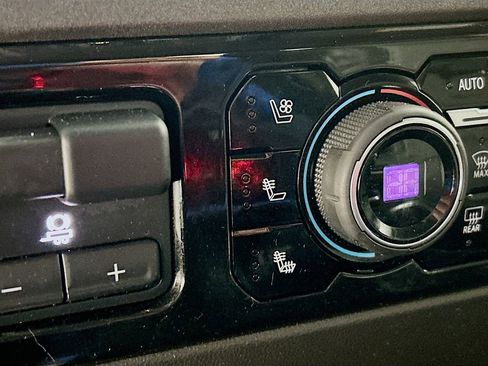 Used 2022 Chevrolet Silverado 1500 LTZ w/ LTZ Premium Package image 21