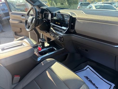 Used 2022 GMC Sierra 1500 SLT w/ SLT Convenience Package image 10