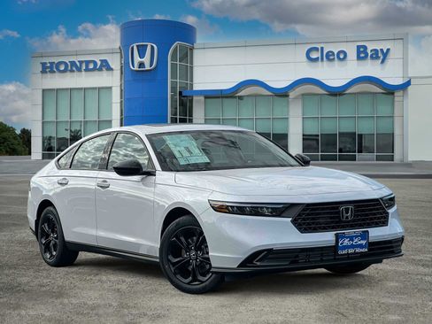 New 2025 Honda Accord SE image 1