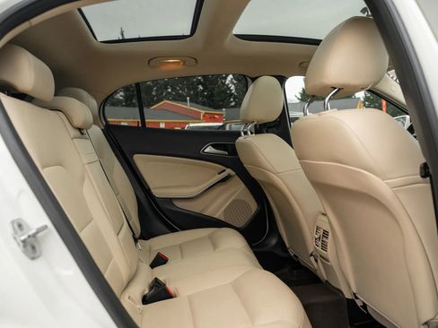 Used 2015 Mercedes-Benz GLA 250 4MATIC image 11