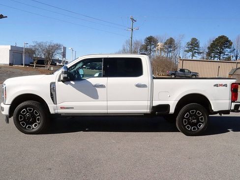 Used 2024 Ford F250 Platinum image 4
