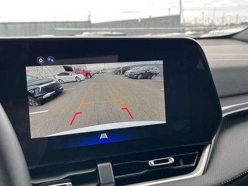 Used 2025 Chevrolet Equinox LT image 17