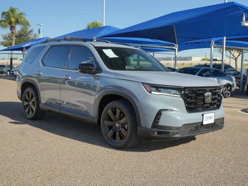 Used 2025 Honda Pilot Black Edition image 3