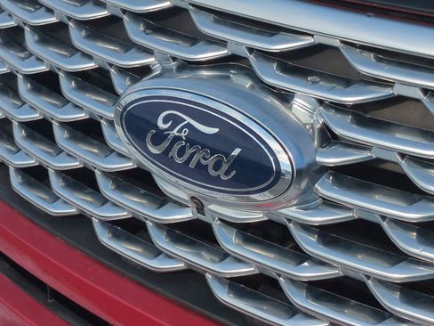 Used 2023 Ford Explorer Platinum w/ Equipment Group 601A image 14