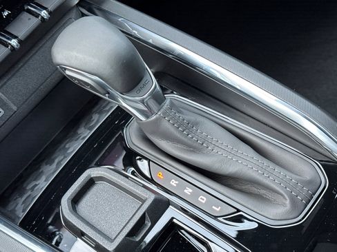 New 2025 GMC Canyon Elevation w/ Convenience Package image 19