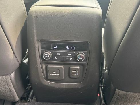 Used 2022 Buick Enclave Avenir w/ Avenir Technology Package AWD/4WD image 15