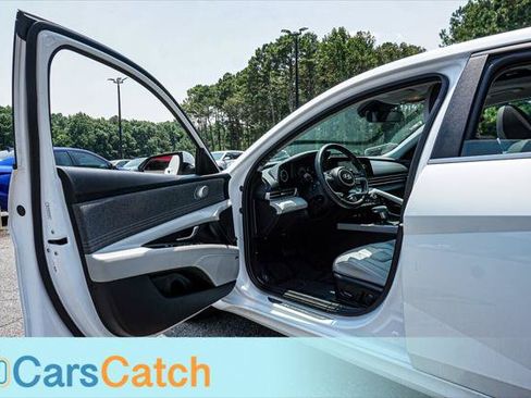 Used 2024 Hyundai Elantra Limited FWD image 20