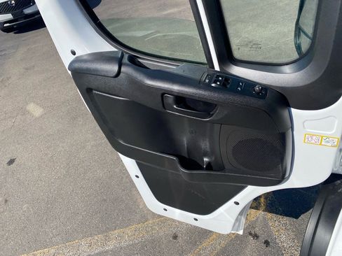 Used 2025 RAM ProMaster 2500 w/ Premium Convenience Group image 20