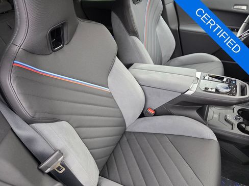 Certified 2026 BMW iX xDrive60 w/ M Sport Package AWD/4WD image 28