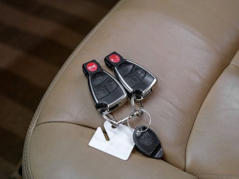 Used 2005 Maybach 57 image 58