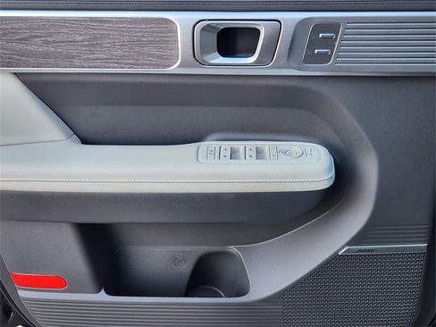 Certified 2025 Hyundai Santa Fe Calligraphy image 17