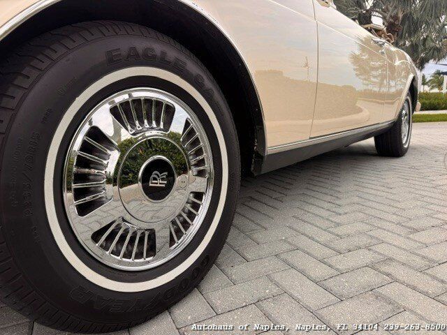 Used 1990 Rolls-Royce Corniche III RWD image 20