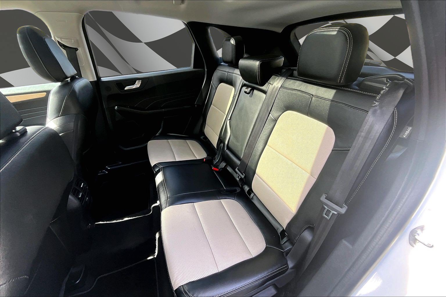 Used 2022 Ford Escape Titanium w/ Titanium Elite Package AWD/4WD image 29