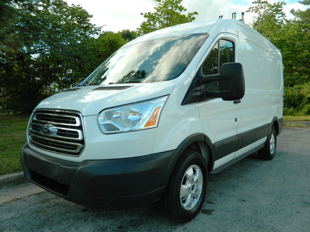 Used 2018 Ford Transit 250 130 Medium Roof w/ Exterior Upgrade Package RWD image 1
