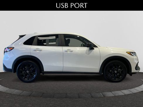 Used 2023 Honda HR-V Sport image 6