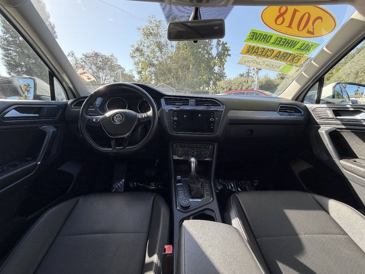 Used 2018 Volkswagen Tiguan SE w/ Panoramic Sunroof Package AWD/4WD image 13