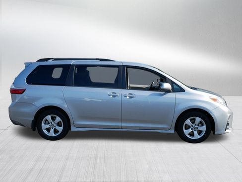 Certified 2018 Toyota Sienna LE FWD image 8