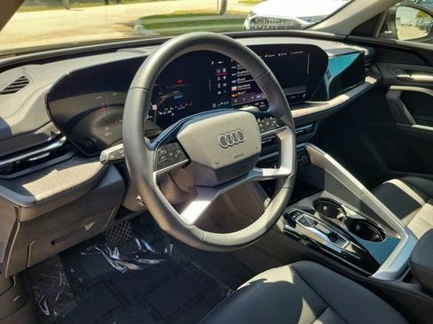 Certified 2025 Audi Q5 Premium w/ Convenience Package AWD/4WD image 17