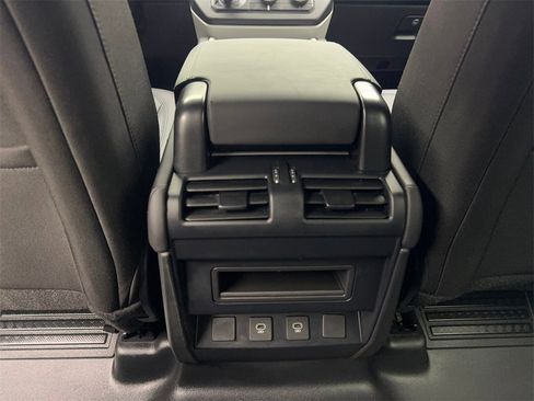 Used 2025 Land Rover Defender 110 S image 64