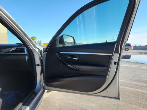 Used 2018 BMW 330e image 42