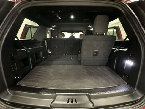 Used 2020 Ford Expedition XLT image 25