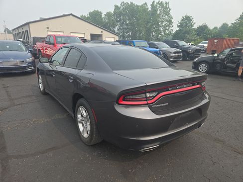 Used 2020 Dodge Charger SXT RWD image 7