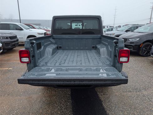 New 2026 Jeep Gladiator Sport AWD/4WD image 8