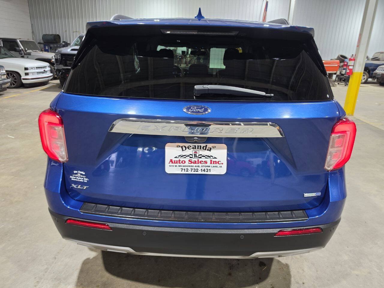 Used 2020 Ford Explorer XLT w/ Equipment Group 202A AWD/4WD image 10