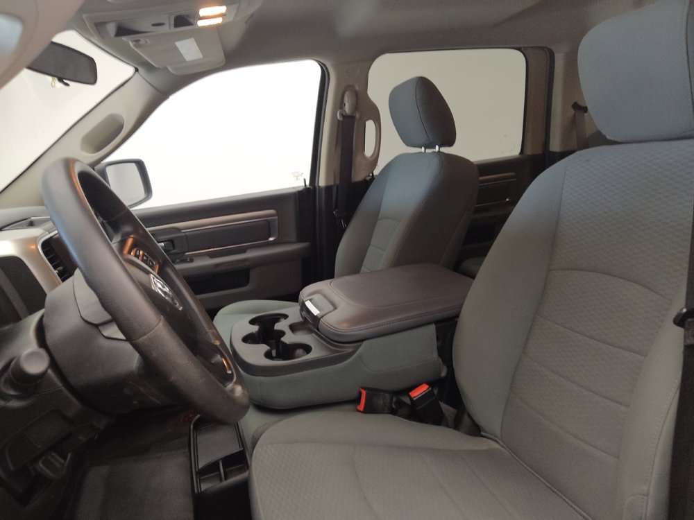 Used 2019 RAM 1500 Classic SLT w/ Protection Group AWD/4WD image 17