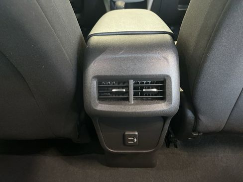 Used 2024 Chevrolet Equinox LS FWD image 21
