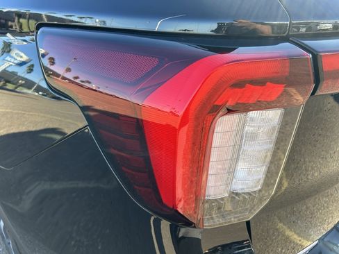 New 2026 Ford Explorer ST-Line image 8