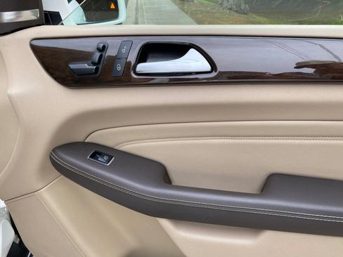 Used 2015 Mercedes-Benz ML 350 2WD w/ Premium 1 Package image 53