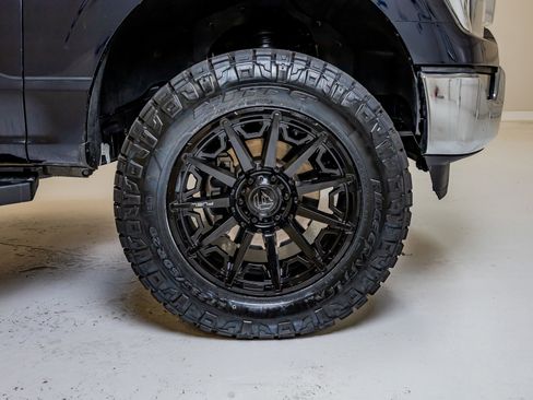 Used 2021 Ford F150 Lariat w/ Equipment Group 502A High AWD/4WD image 12