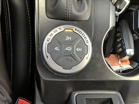 Used 2025 Ford Bronco Outer Banks image 22