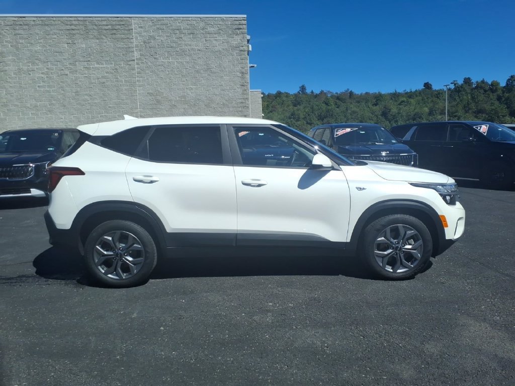 Certified 2024 Kia Seltos LX AWD/4WD image 7