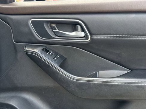 Used 2021 Nissan Rogue Platinum image 28